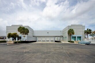 1300-1380 Park Central Blvd S, Pompano Beach, FL for lease Interior Photo- Image 1 of 7