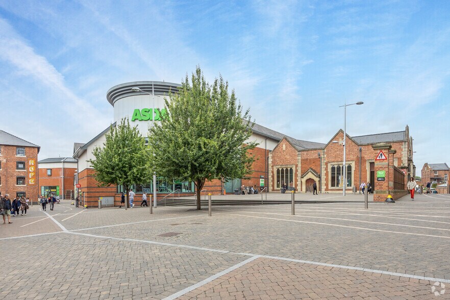 Silver St, Worcester for lease - Primary Photo - Image 1 of 4