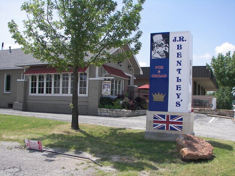 406 W Abram St, Arlington, TX for sale - Building Photo - Image 1 of 1