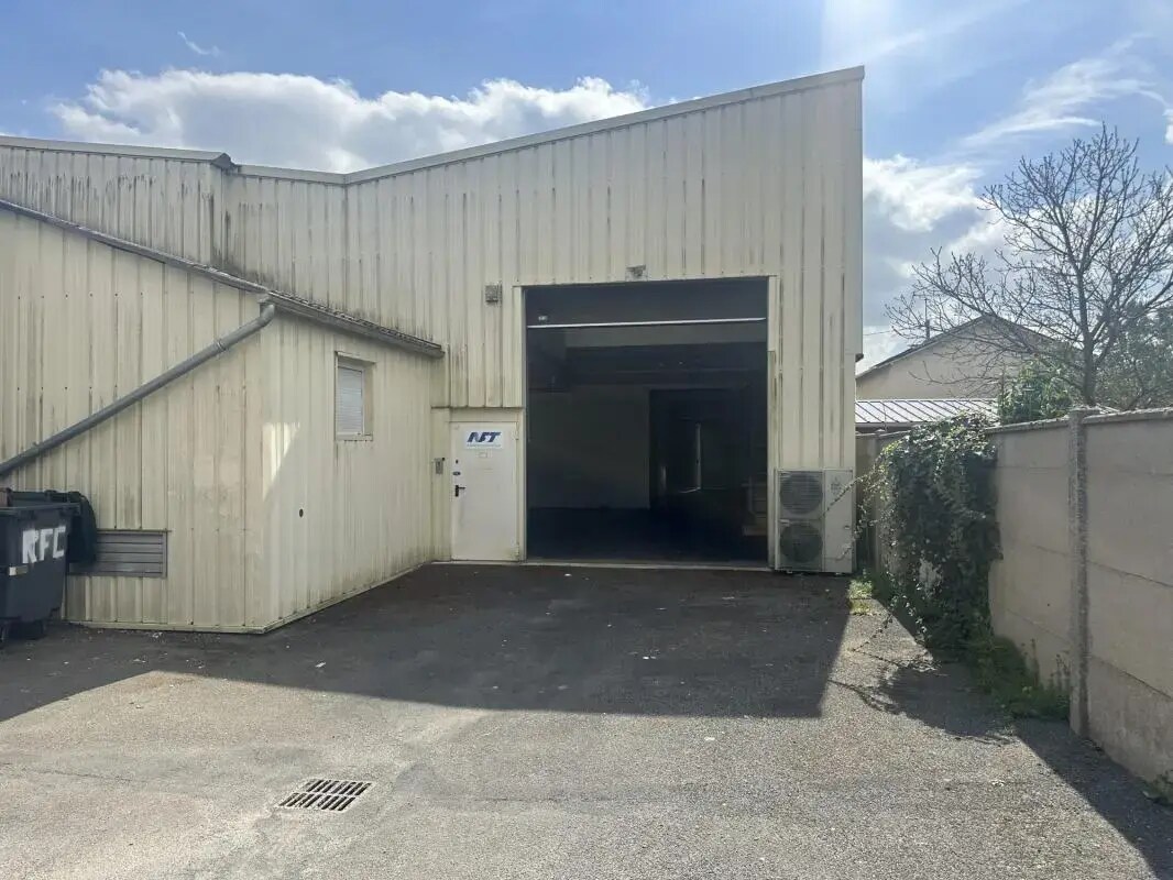 Industrial in Mainvilliers for lease Building Photo- Image 1 of 8