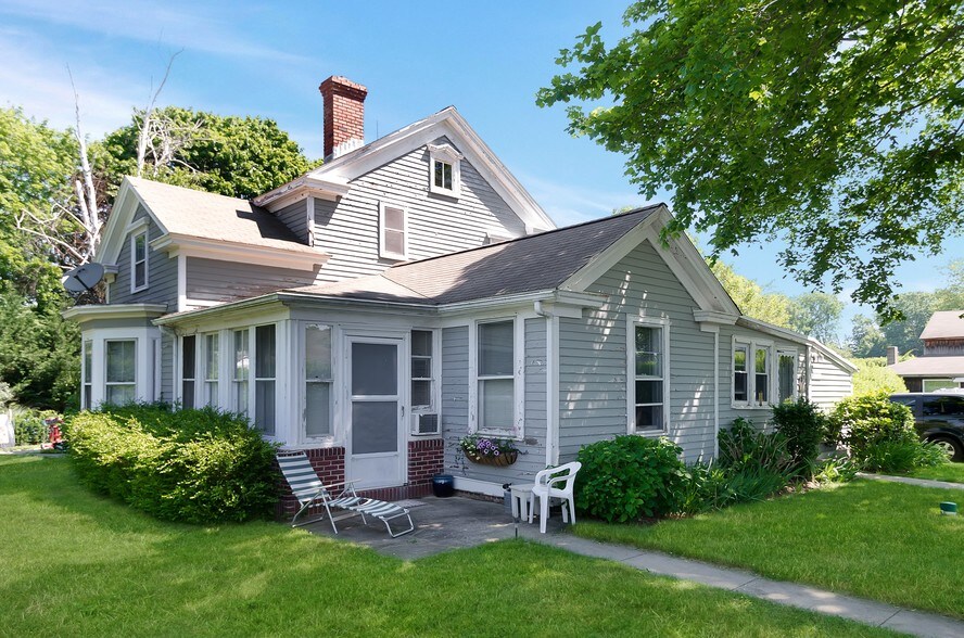 40 N Ferry Rd, Shelter Island, NY for sale - Building Photo - Image 1 of 1