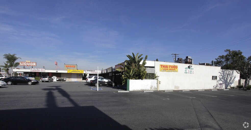 16612 Beach Blvd, Huntington Beach, CA for lease - Building Photo - Image 2 of 4