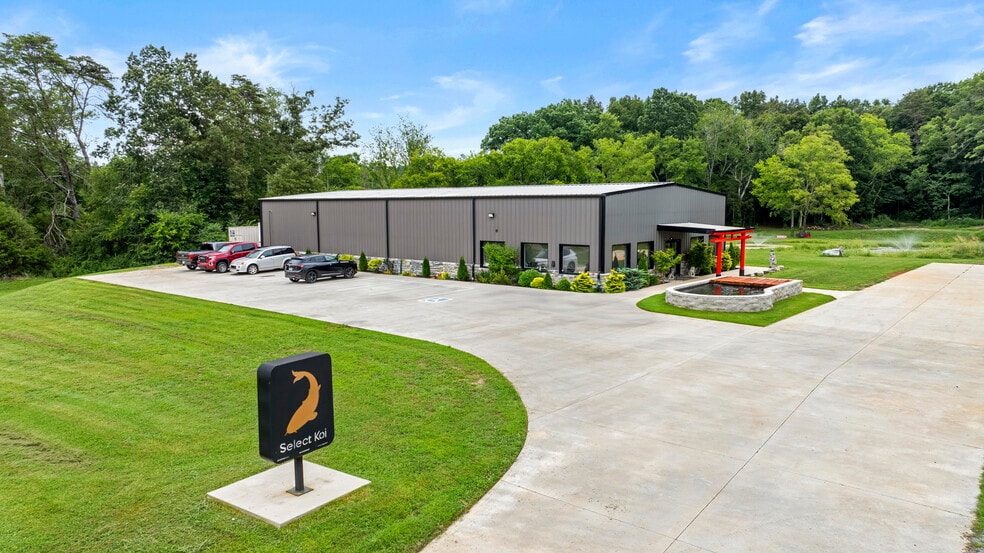 2253 Boyds Creek Hwy, Sevierville, TN for sale - Primary Photo - Image 1 of 38