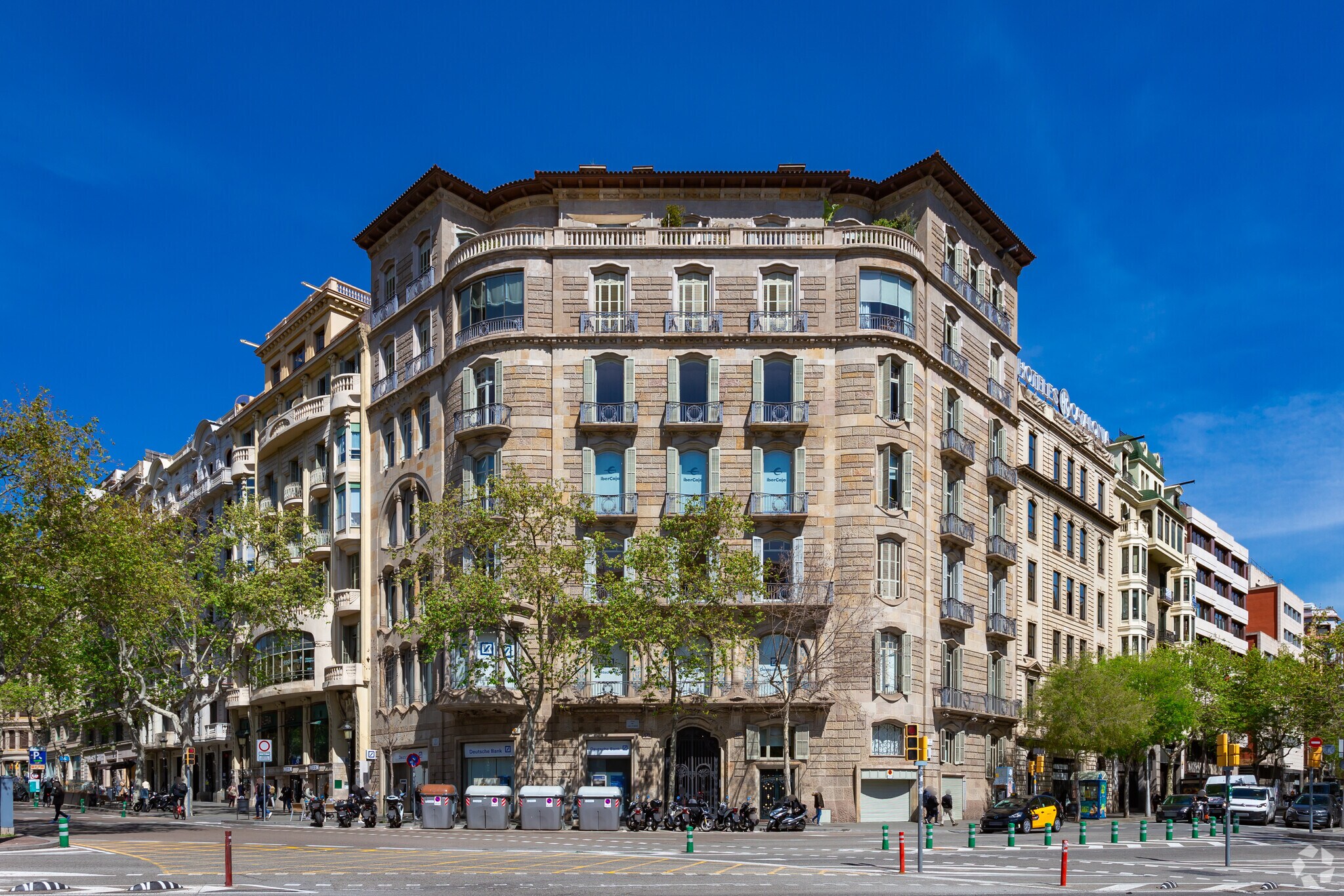 in Barcelona, Barcelona for sale Primary Photo- Image 1 of 1