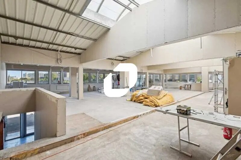 Flex in Nanterre for sale - Building Photo - Image 2 of 2