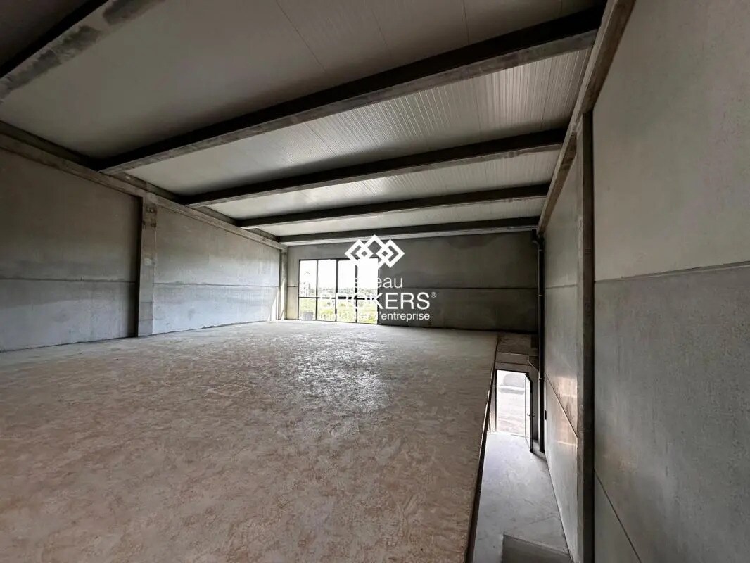 Flex in Narbonne for lease Interior Photo- Image 1 of 2