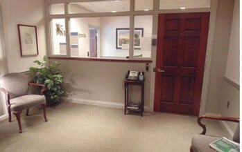 1500 W Market St, Mequon, WI for lease Interior Photo- Image 2 of 7