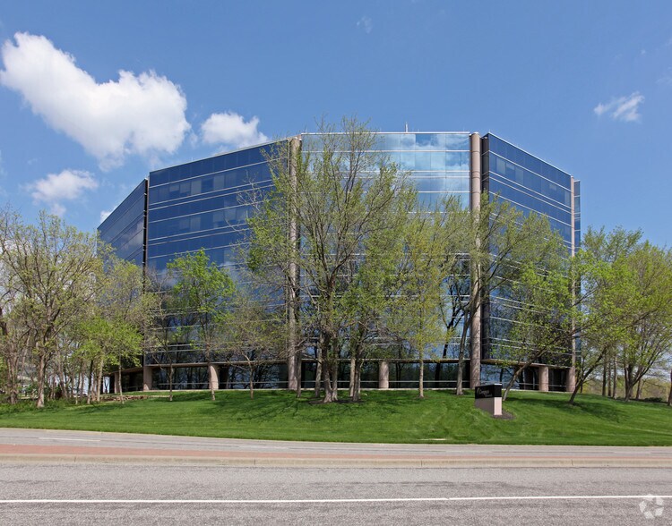 9900 W 109th St, Overland Park, KS for sale - Primary Photo - Image 1 of 1