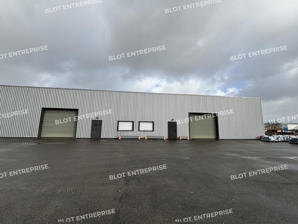 Flex in Pontchâteau for lease Building Photo- Image 1 of 10