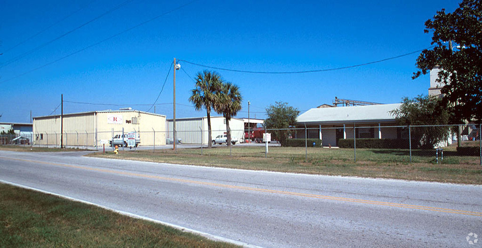 321-501 N Hennis Rd, Winter Garden, FL for lease - Building Photo - Image 3 of 5