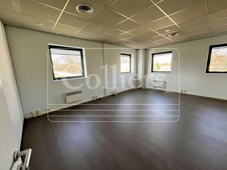 14 Avenue Jean Jaures, Les Pennes-Mirabeau for sale - Interior Photo - Image 3 of 6