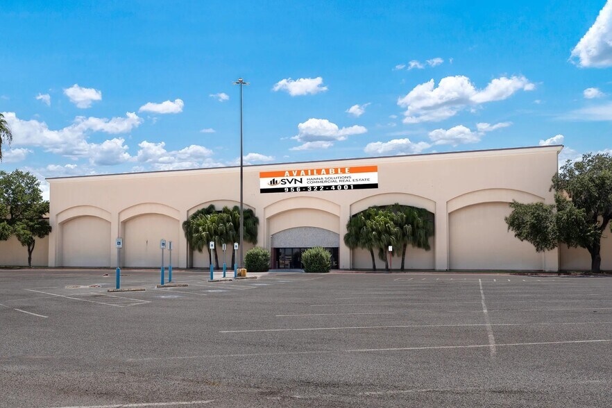 2000 S Expressway 83, Harlingen, TX for lease - Building Photo - Image 1 of 26