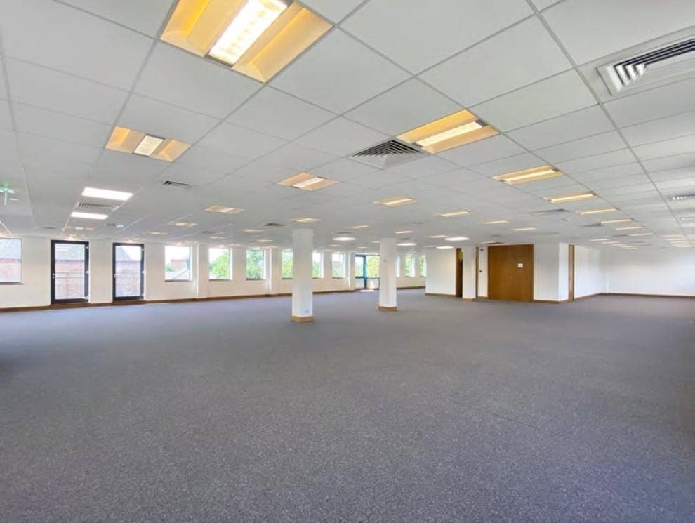 The Causeway, Staines for lease Interior Photo- Image 1 of 7