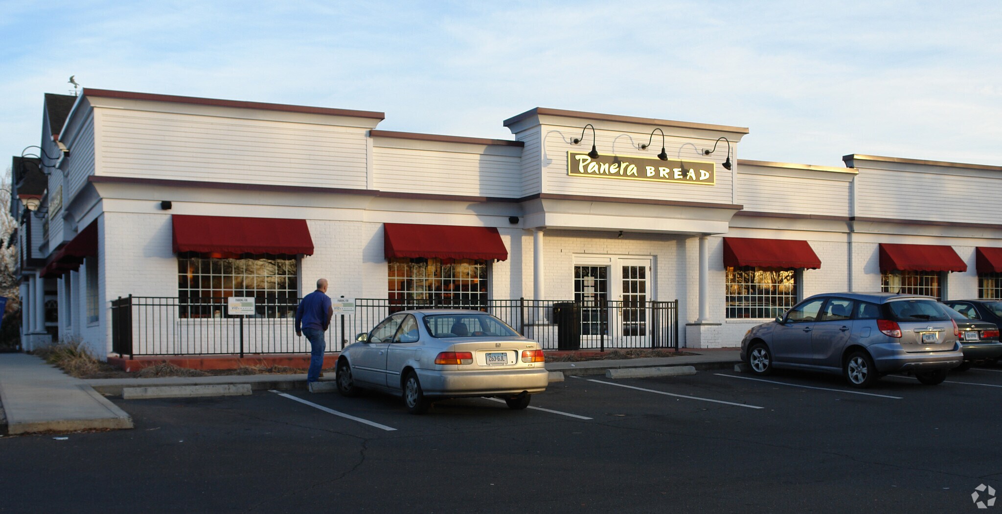 2450 Main St, Glastonbury, CT 06033 Office/Retail for Lease