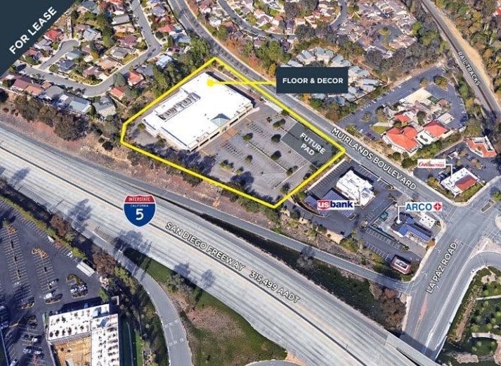 25872 Muirlands Blvd, Mission Viejo, CA for lease - Primary Photo - Image 1 of 2
