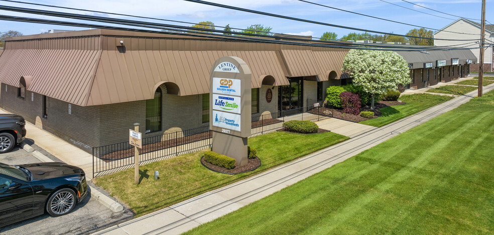 29377 Hoover Rd, Warren, MI for lease - Building Photo - Image 1 of 6