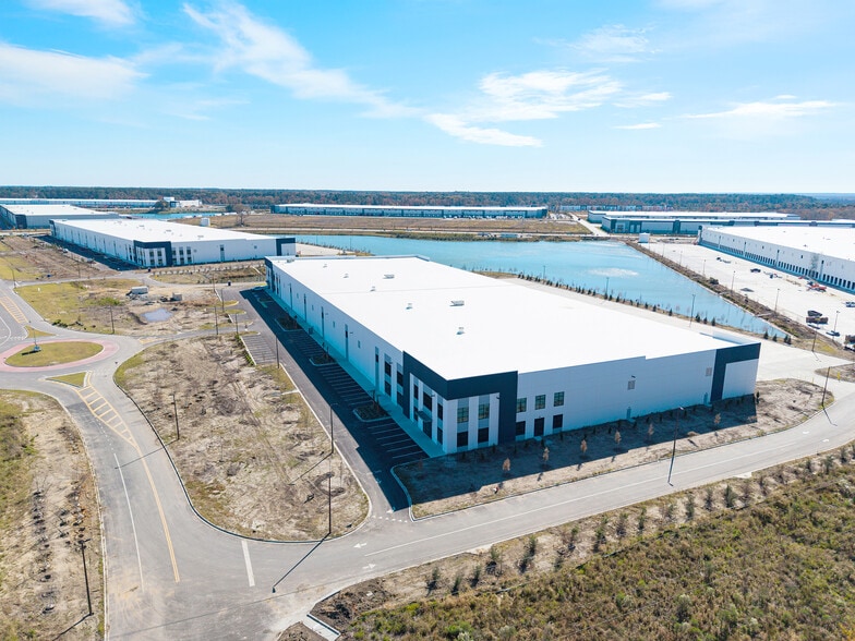 111 Landmark Blvd, Savannah, GA for lease - Building Photo - Image 2 of 3