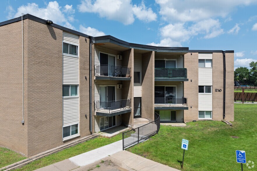 1200-1230 Cheri Ln NE, Columbia Heights, MN for sale - Primary Photo - Image 1 of 1