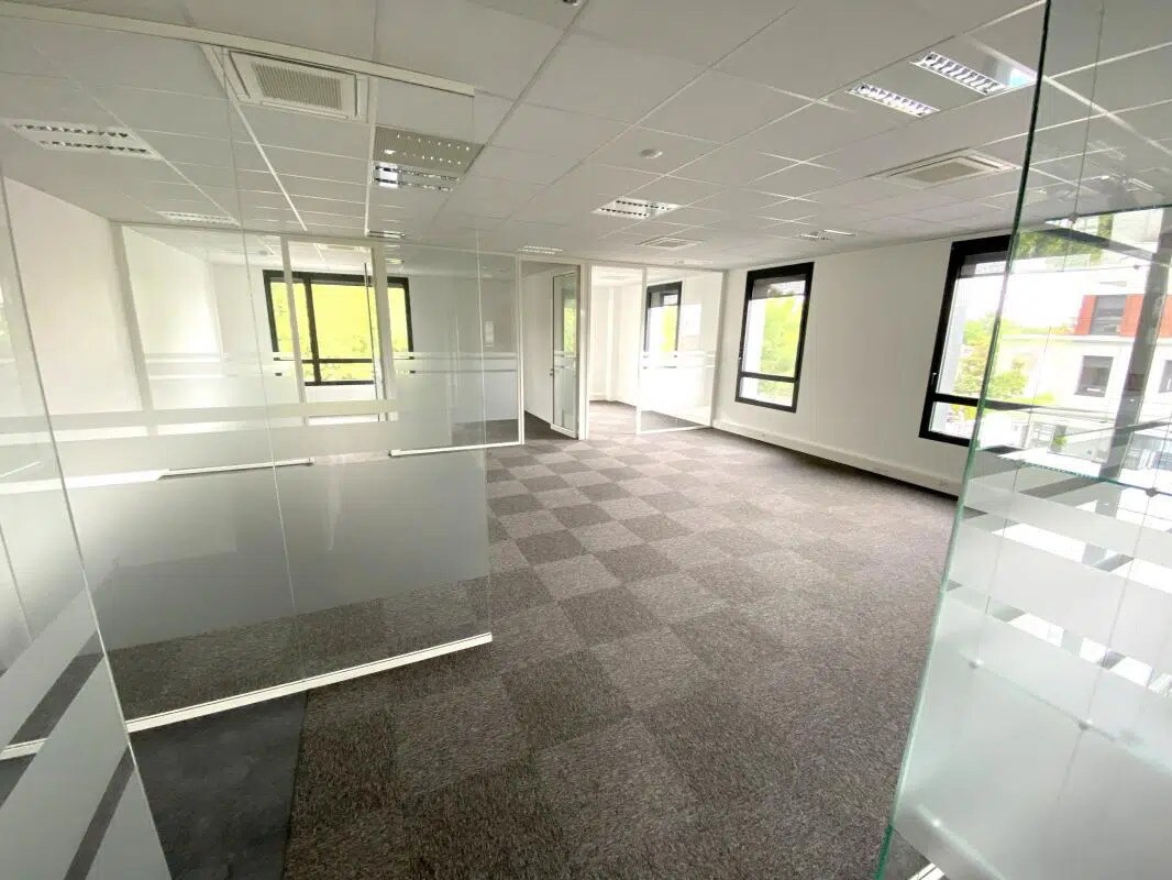 Office in FOURQUEUX for lease Interior Photo- Image 1 of 14