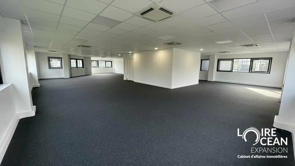 Office in Nantes for lease - Interior Photo - Image 2 of 3