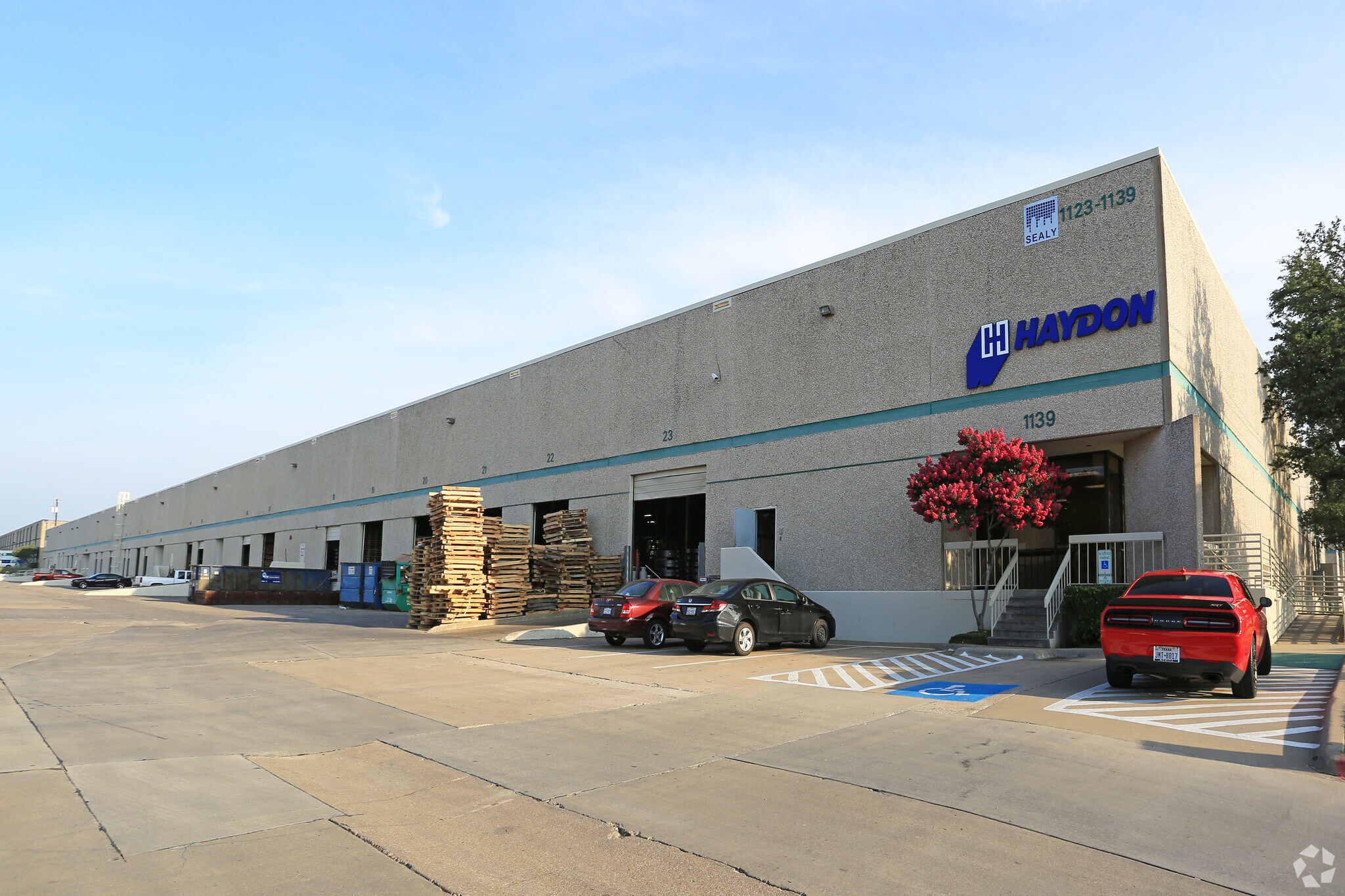 1123-1139 W Carrier Pky, Grand Prairie, TX for sale Building Photo- Image 1 of 1