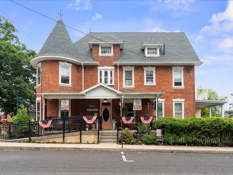 1919 W Point Pike, Lansdale, PA for sale - Building Photo - Image 1 of 26