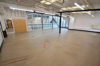 Oakwood Clos, Barnstaple for lease Interior Photo- Image 2 of 7