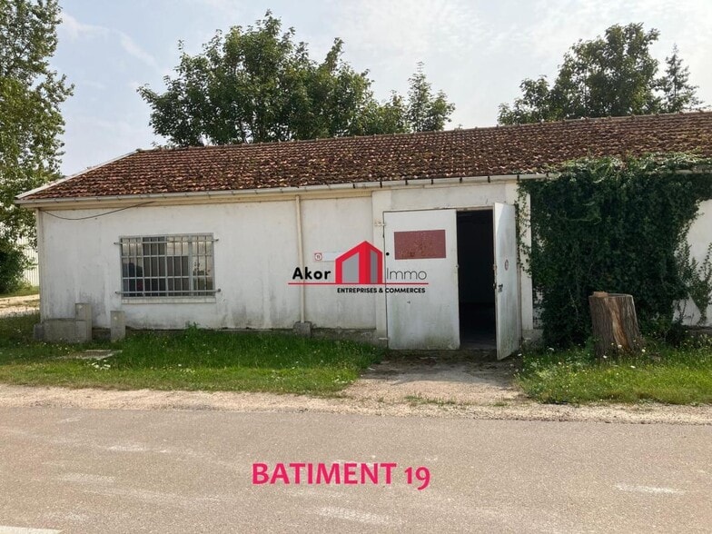 Flex in Auxerre for lease - Building Photo - Image 1 of 2
