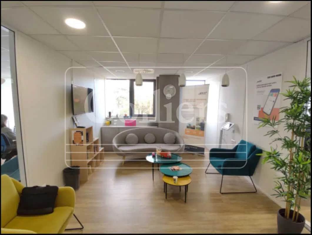 7 Route De Galice, Aix-en-Provence for lease Interior Photo- Image 1 of 12