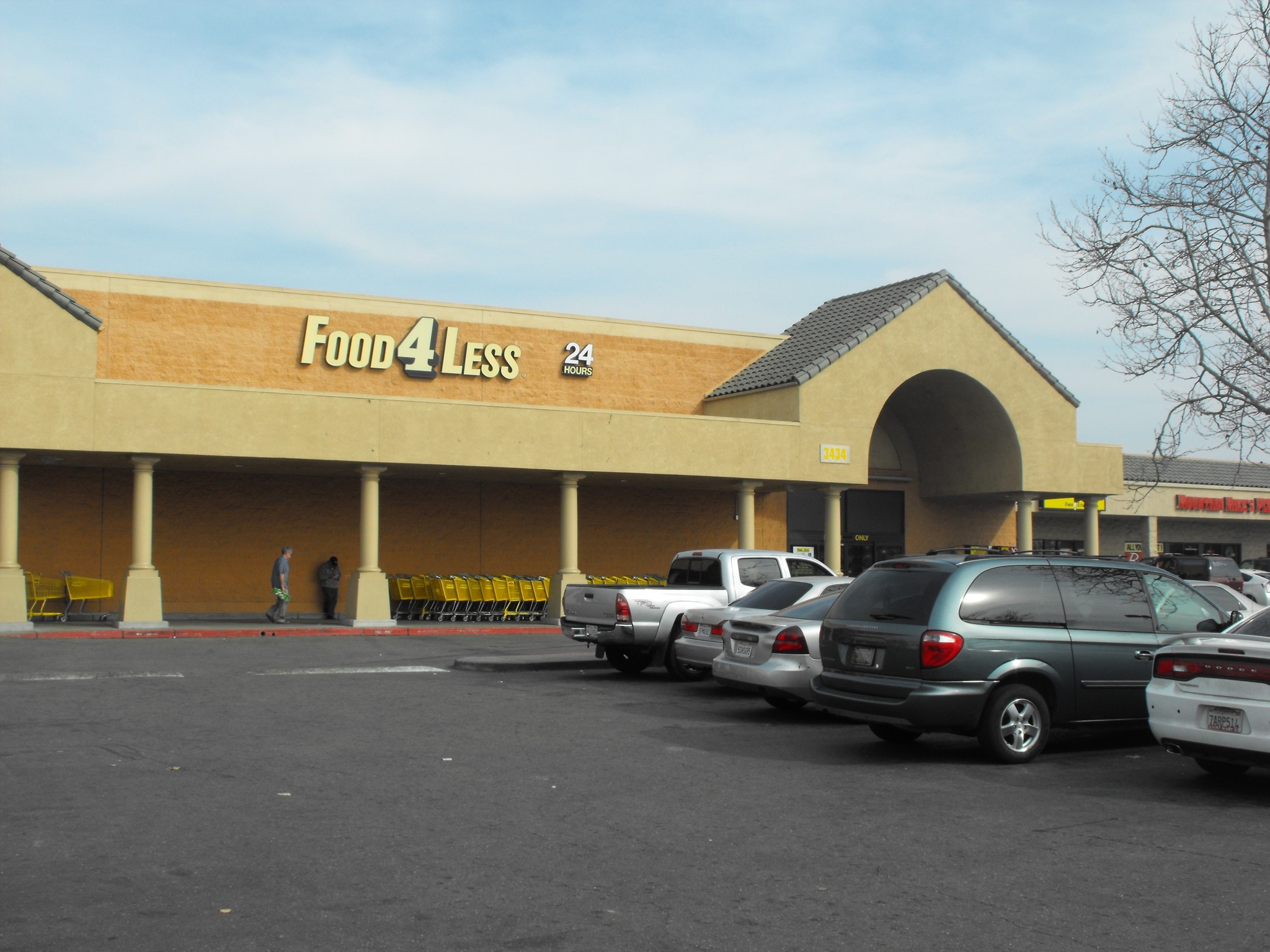 520 Carolyn Weston Blvd, Stockton, CA for lease Building Photo- Image 1 of 8