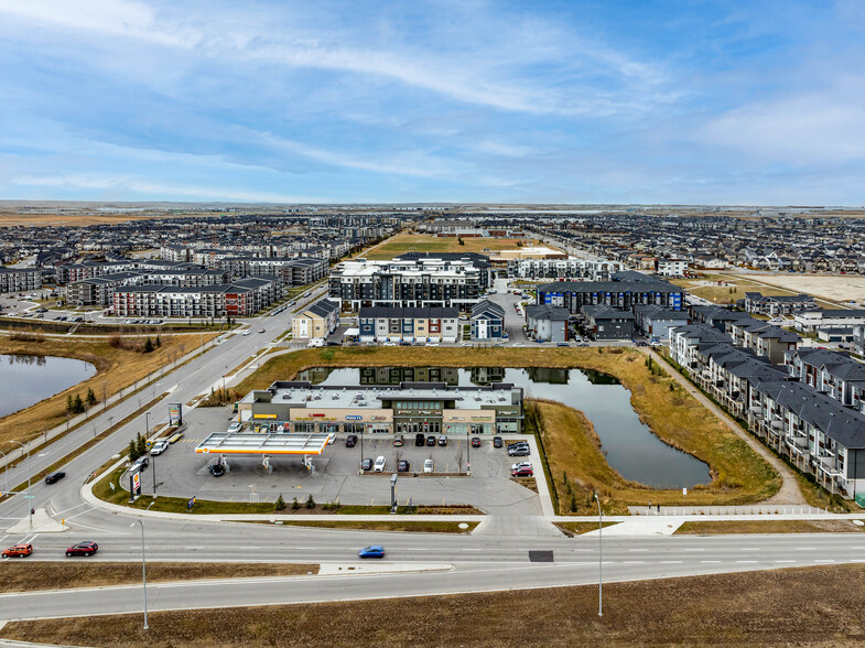 5303 Country Hills Blvd NE, Calgary, AB for lease - Building Photo - Image 1 of 1