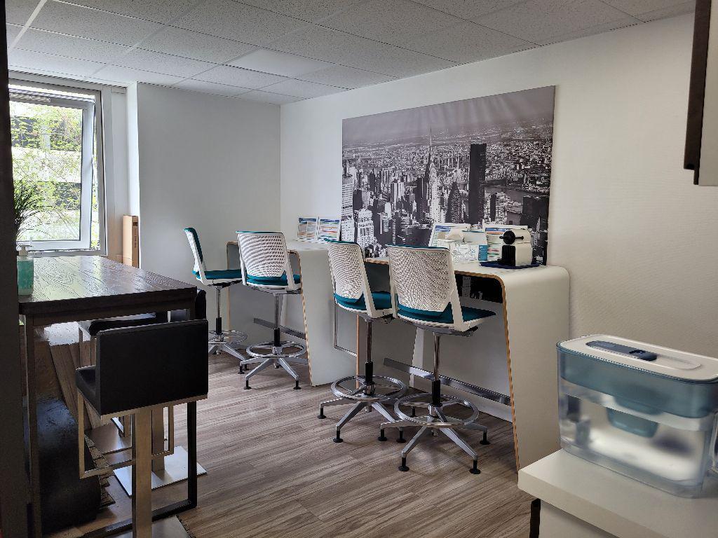 Office in Nanterre for lease Building Photo- Image 1 of 1