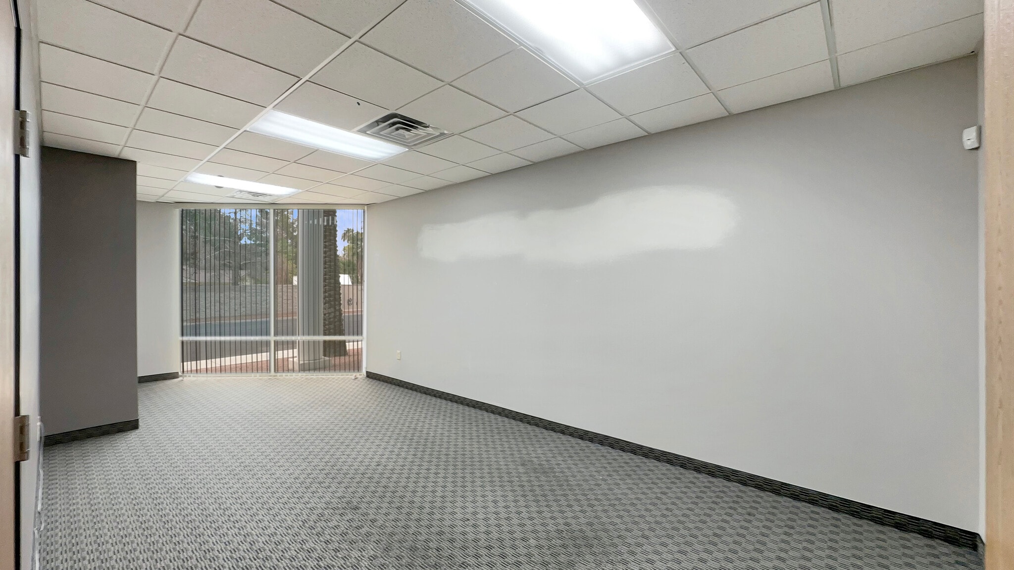3585 E Flamingo Rd, Las Vegas, NV for lease Interior Photo- Image 1 of 7