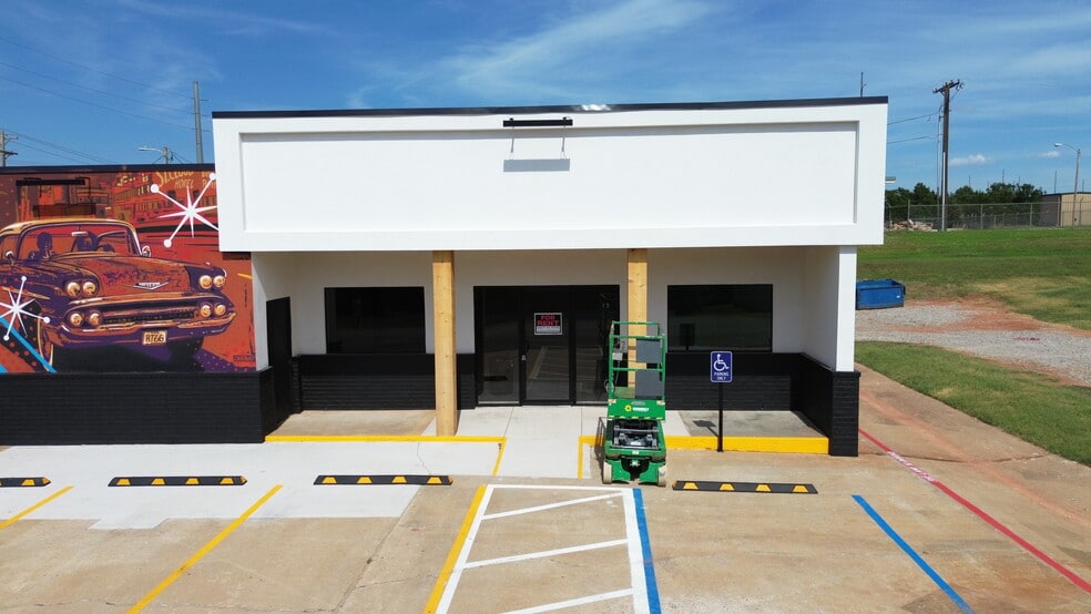 1605 E 1st St, Chandler, OK for lease - Building Photo - Image 2 of 3