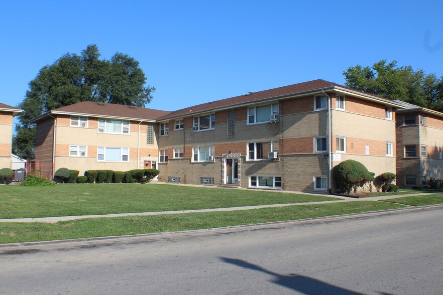 620 626 Bellwood Ave Bellwood Il 60104 Loopnet Com