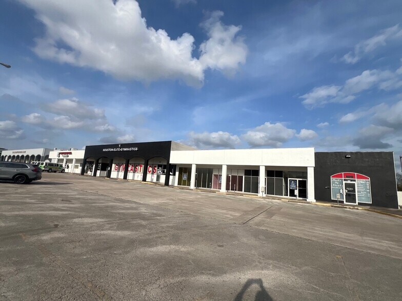 11502 Hughes Rd, Houston, TX for lease - Building Photo - Image 1 of 3