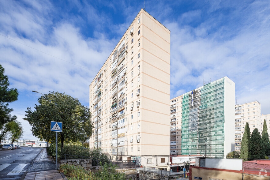 Multifamily in Madrid, Madrid for sale - Building Photo - Image 2 of 2
