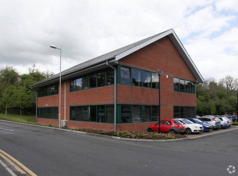 8 Blenheim Rd, Marlborough for sale - Building Photo - Image 3 of 3