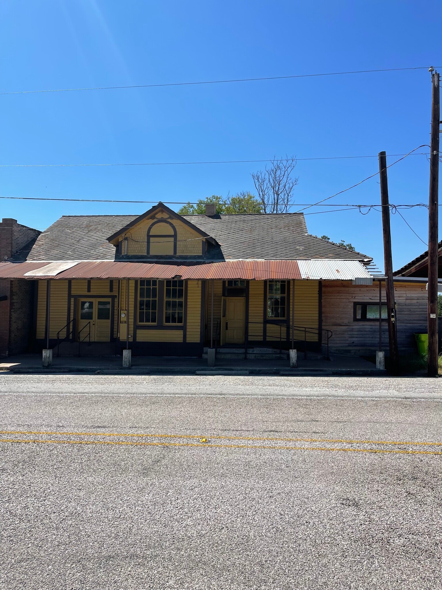 565 Old Highway 20, McDade, TX for sale Building Photo- Image 1 of 1