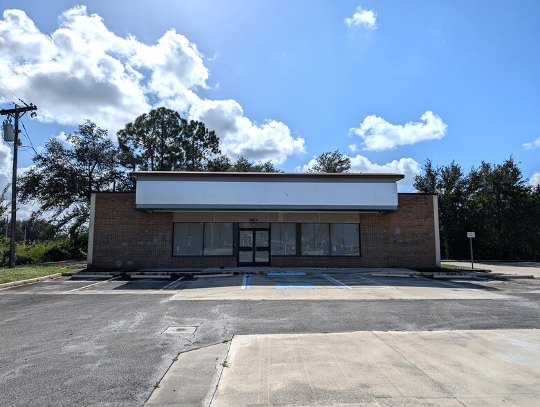 8801 20th St, Vero Beach, FL for lease - Building Photo - Image 2 of 6