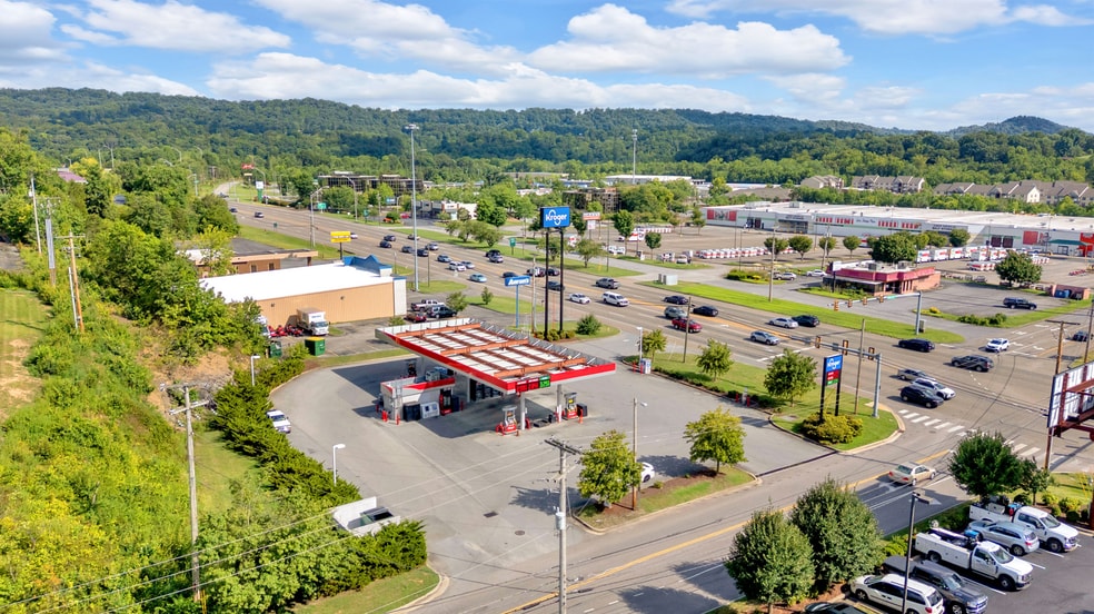 1800 E Stone Dr, Kingsport, TN for sale - Building Photo - Image 2 of 9