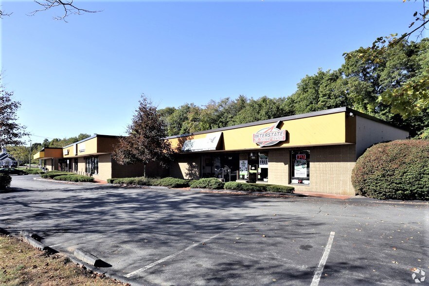 154 Faunce Corner Rd North Dartmouth Ma 02747 Front Retail View Photo
