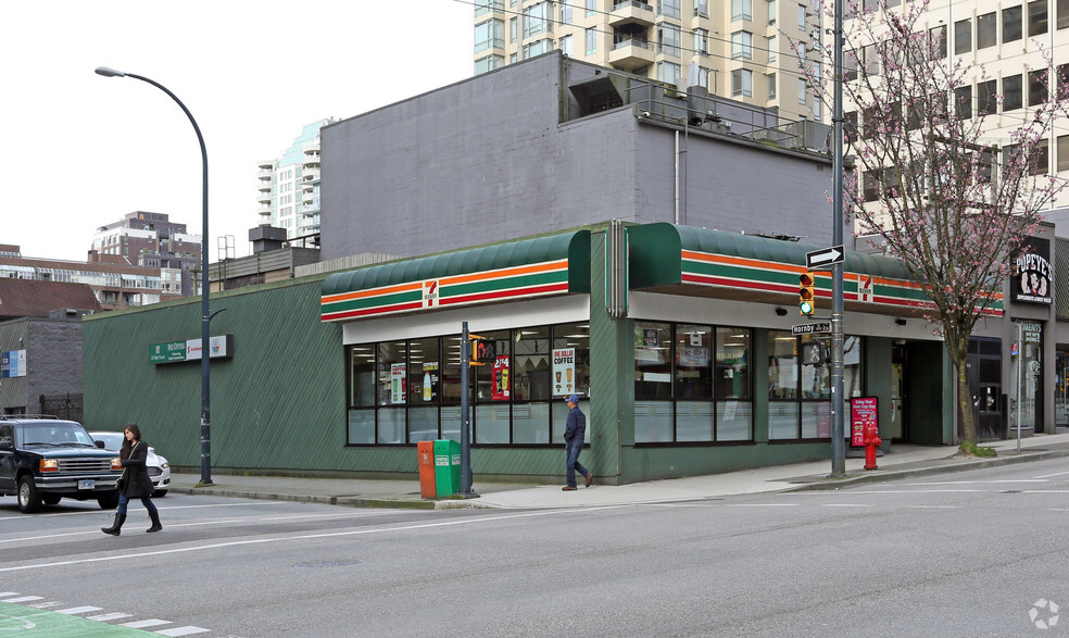 904 Davie St, Vancouver, BC for lease - Primary Photo - Image 1 of 3