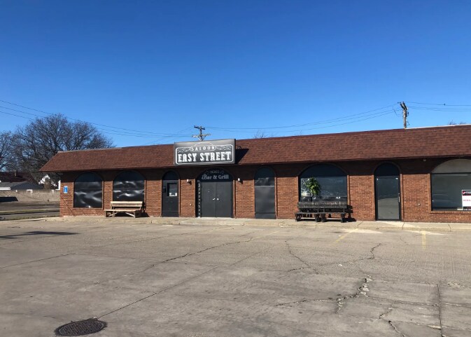 16113 E 10 Mile Rd, Eastpointe, MI for sale Primary Photo- Image 1 of 1