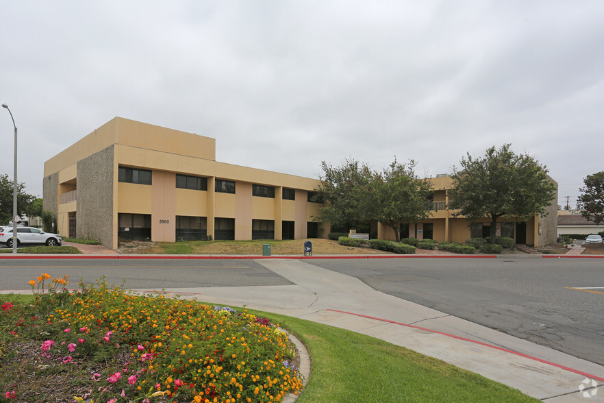 2660 W Woodland Dr, Anaheim, CA for lease - Building Photo - Image 1 of 5