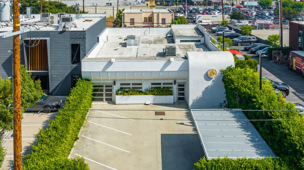 726 N Cahuenga Blvd, Los Angeles, CA for sale - Building Photo - Image 1 of 1