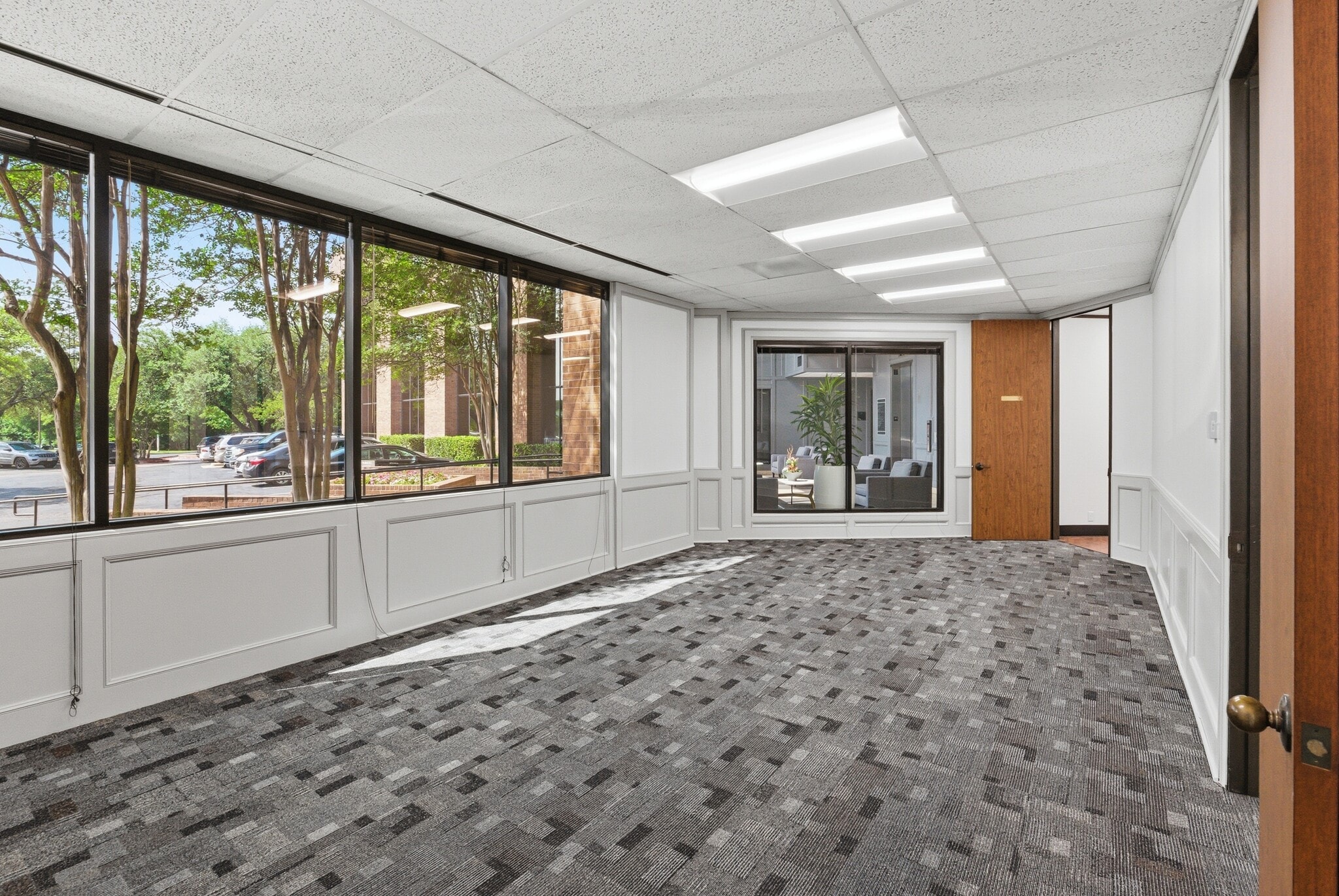8000 Centre Park Dr, Austin, TX for lease Interior Photo- Image 1 of 4