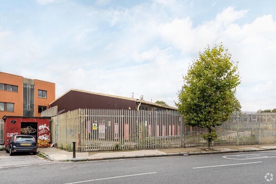 15 Hepscott Rd, London for sale - Primary Photo - Image 1 of 1