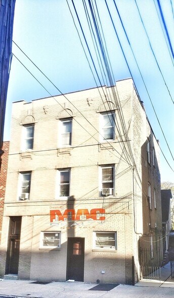 2549 18th St, Astoria, NY for sale - Primary Photo - Image 1 of 1