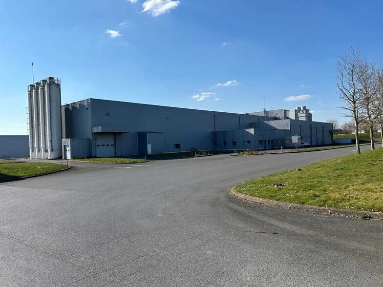 Flex in Saint-Quentin for sale - Building Photo - Image 2 of 2